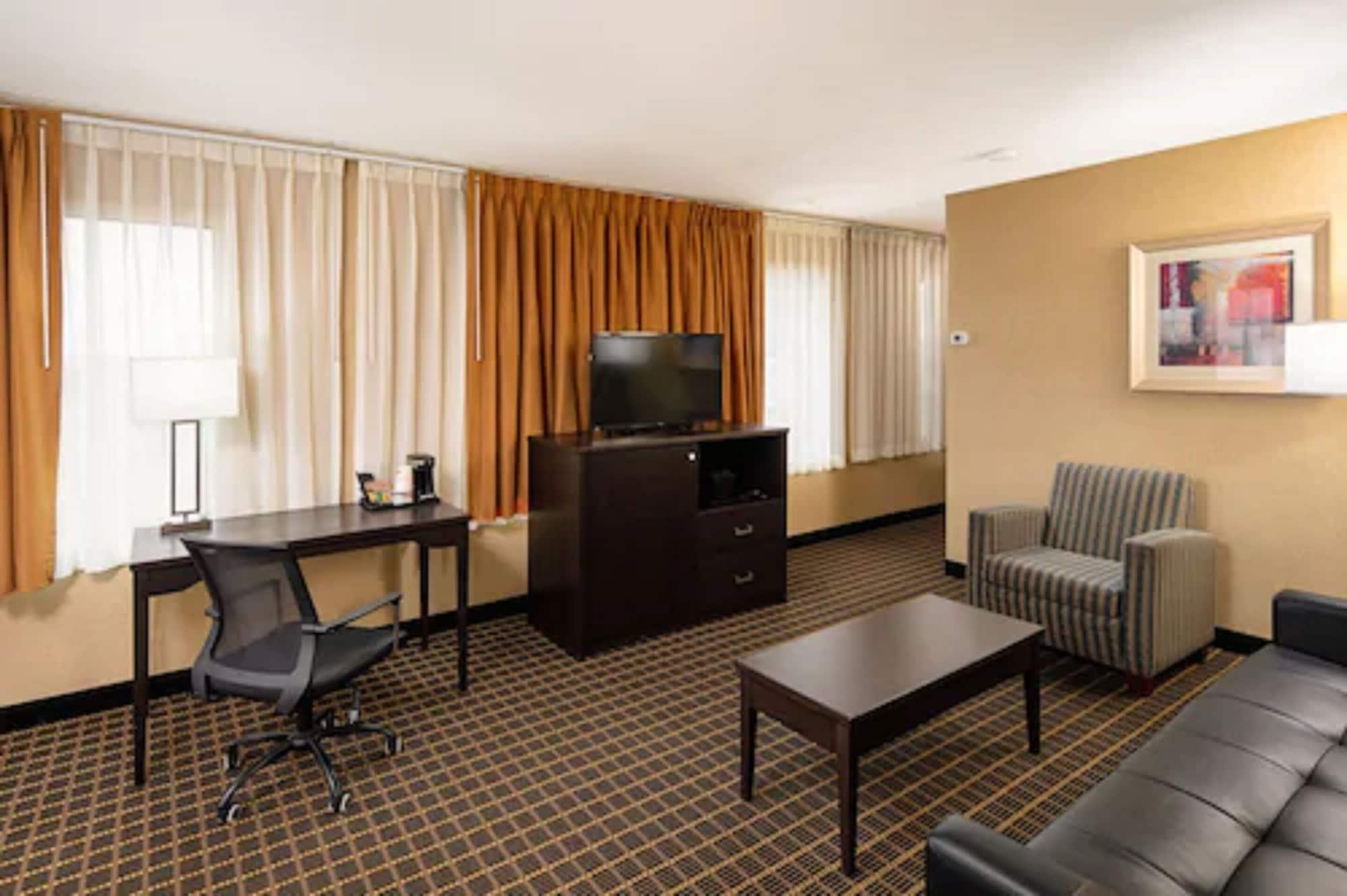 Quality Inn & Suites Downtown Уиндзор Екстериор снимка
