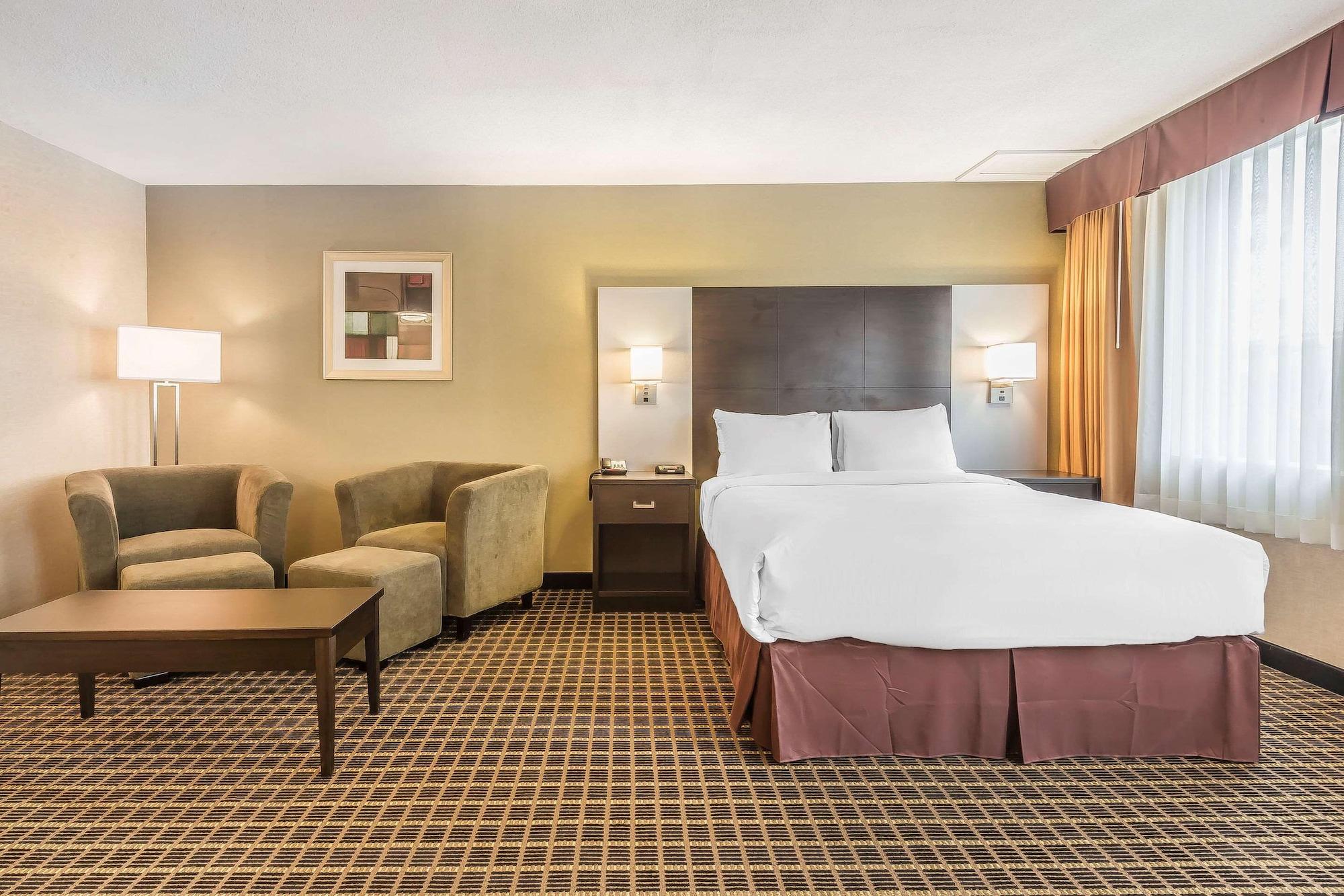 Quality Inn & Suites Downtown Уиндзор Екстериор снимка
