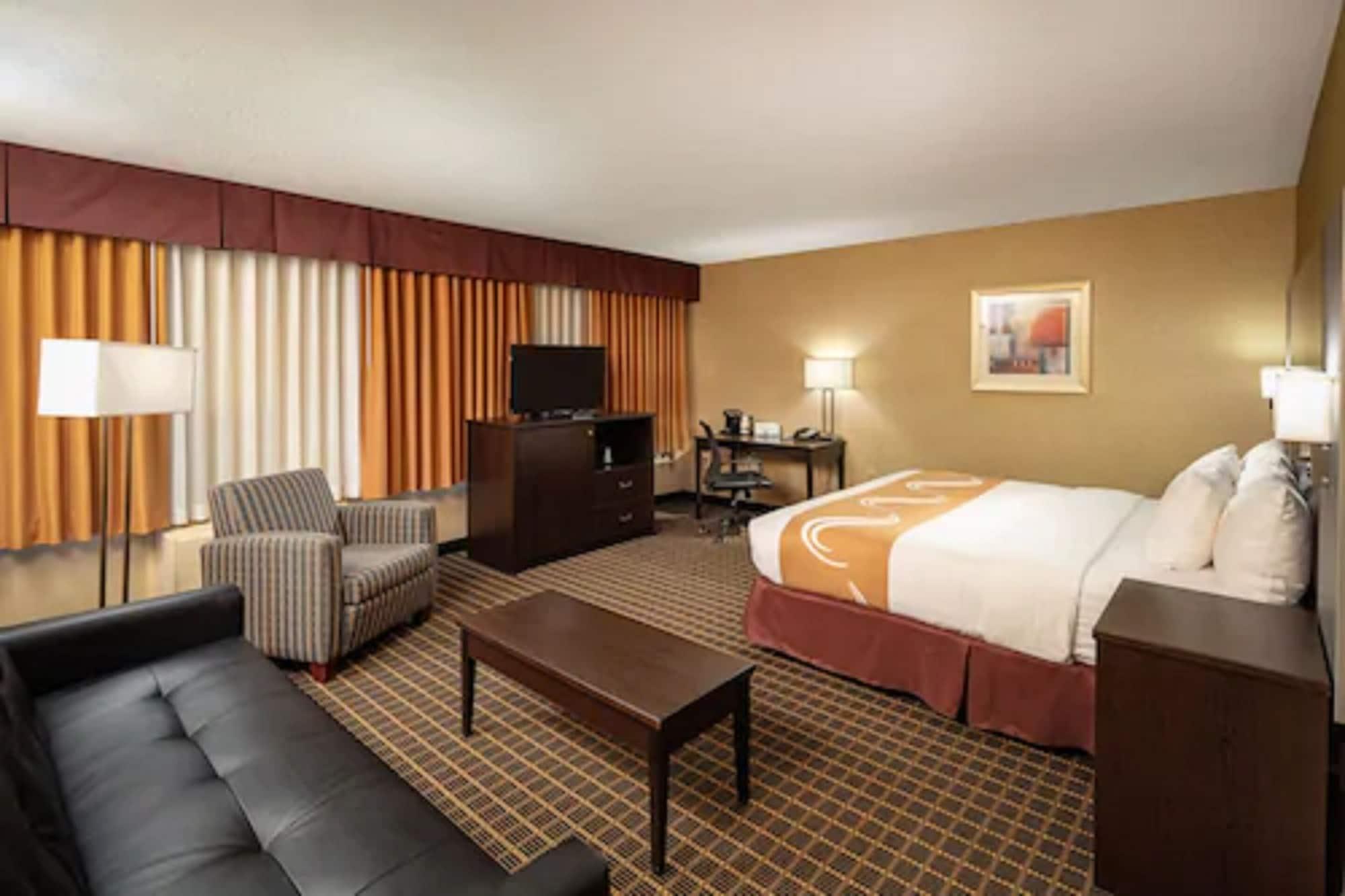 Quality Inn & Suites Downtown Уиндзор Екстериор снимка