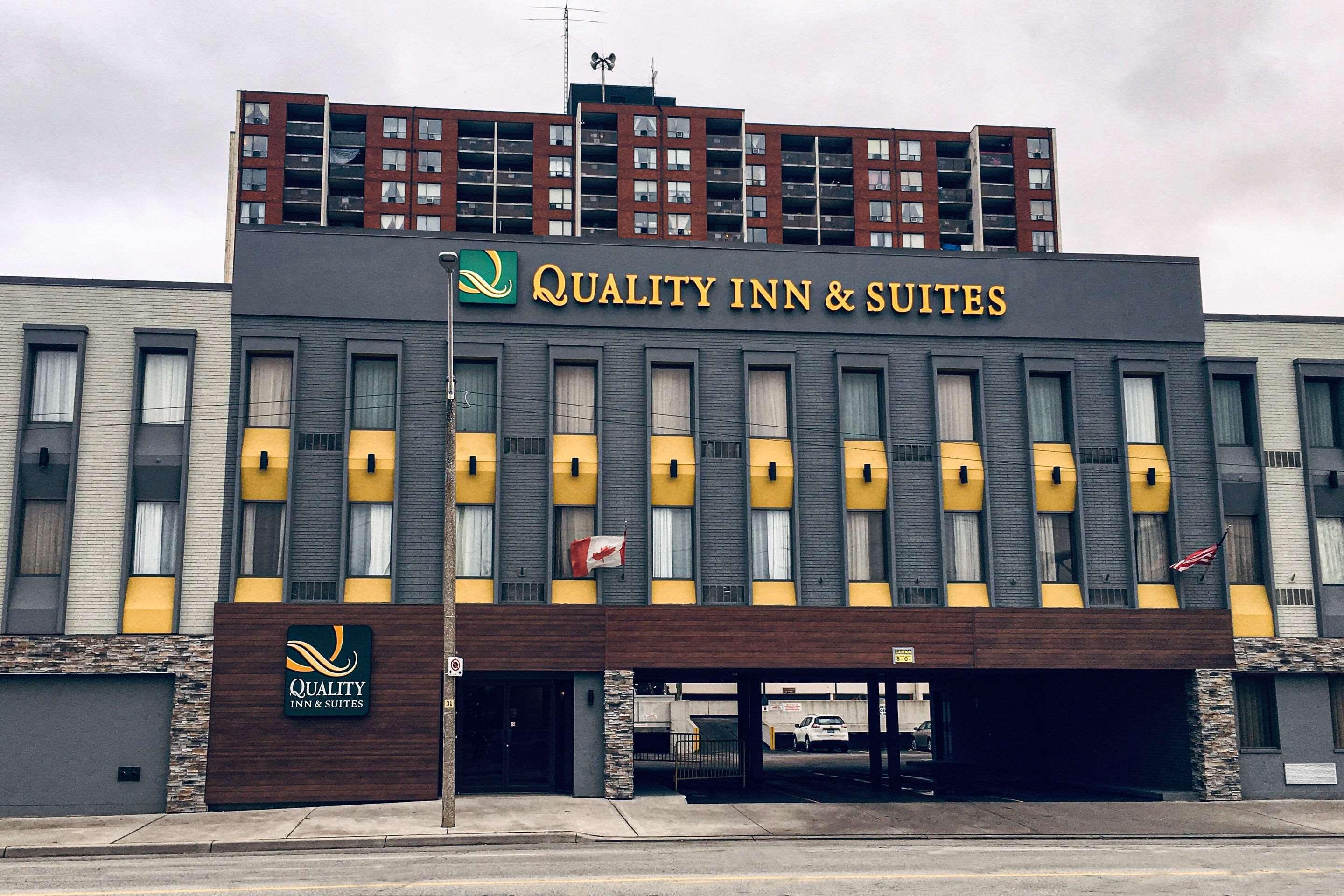 Quality Inn & Suites Downtown Уиндзор Екстериор снимка