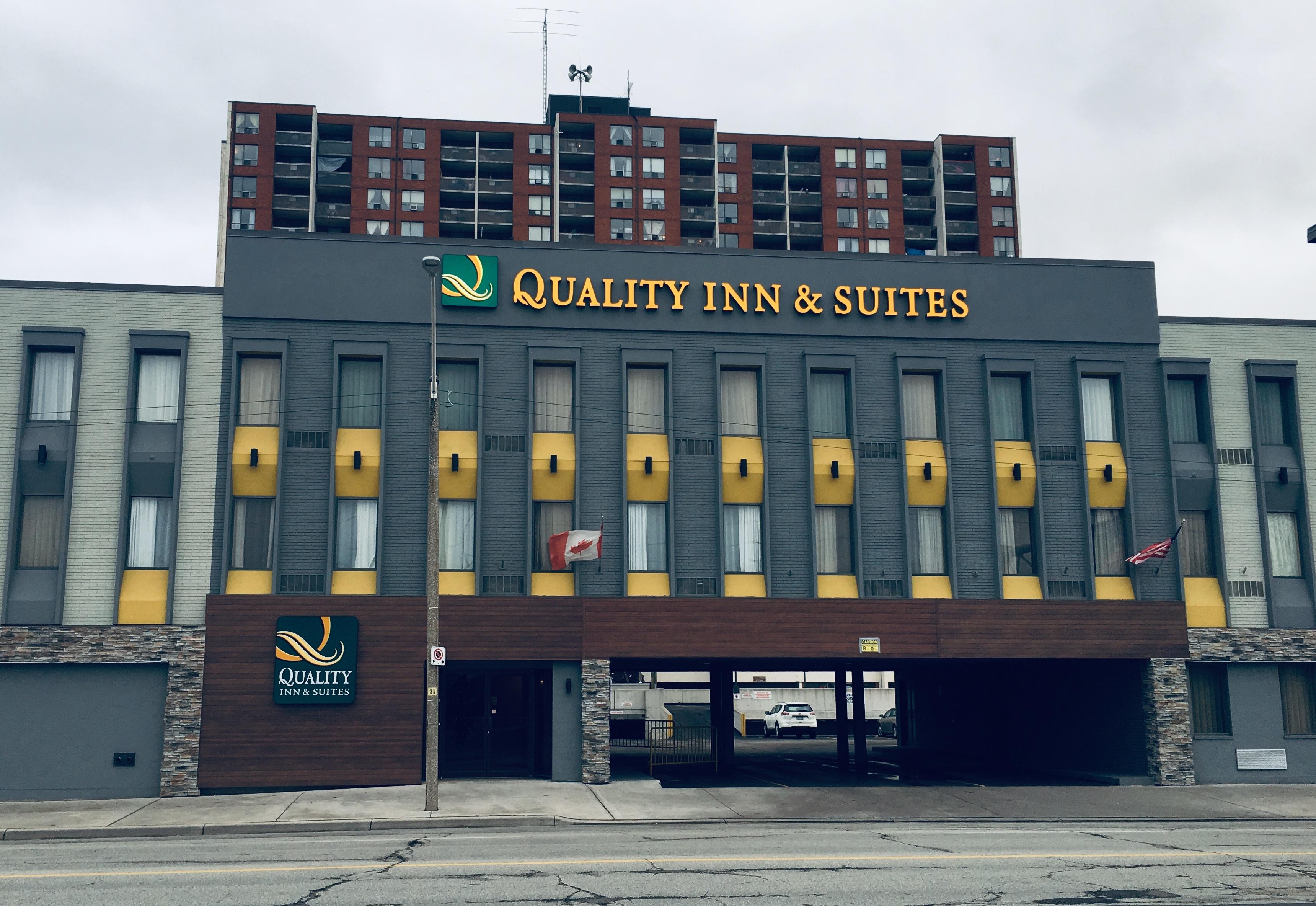 Quality Inn & Suites Downtown Уиндзор Екстериор снимка