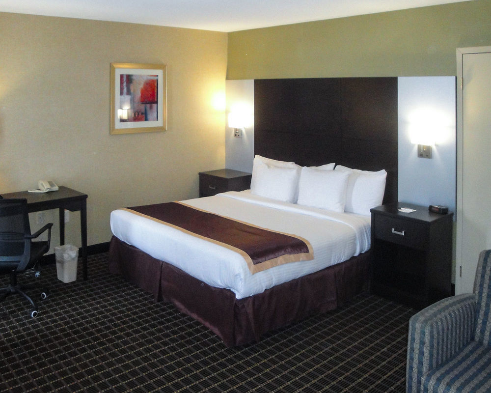 Quality Inn & Suites Downtown Уиндзор Екстериор снимка
