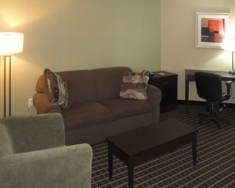 Quality Inn & Suites Downtown Уиндзор Екстериор снимка