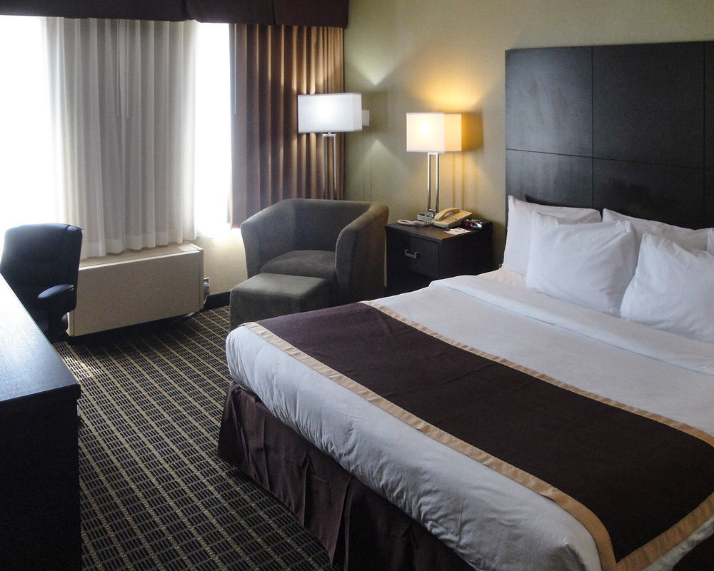 Quality Inn & Suites Downtown Уиндзор Екстериор снимка