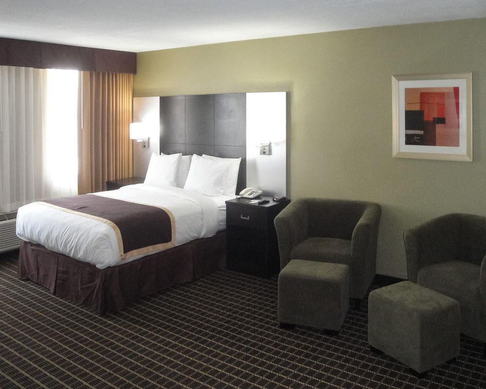 Quality Inn & Suites Downtown Уиндзор Екстериор снимка