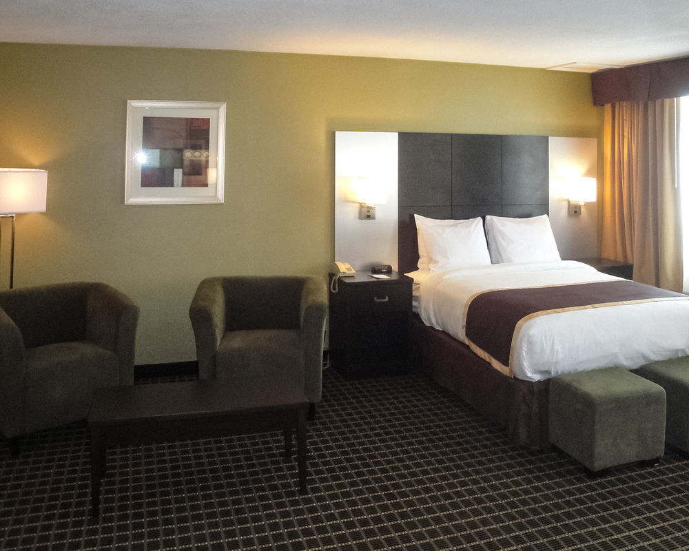 Quality Inn & Suites Downtown Уиндзор Екстериор снимка