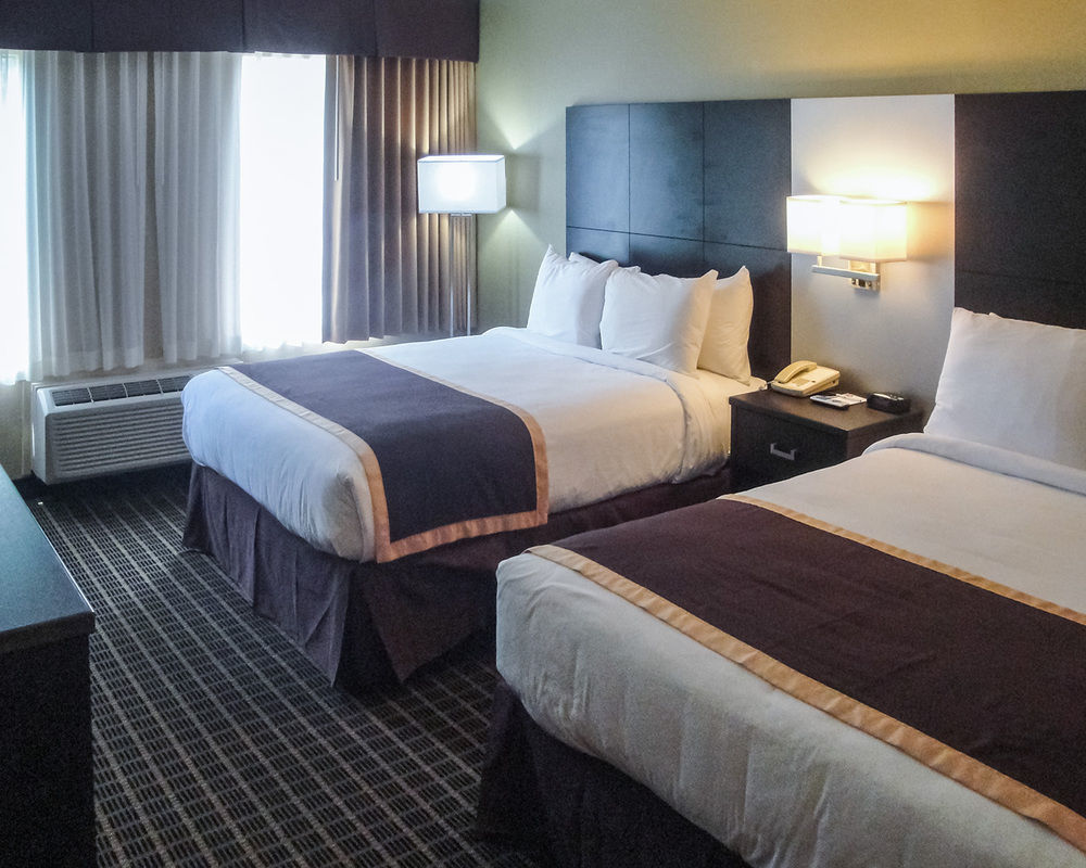 Quality Inn & Suites Downtown Уиндзор Екстериор снимка
