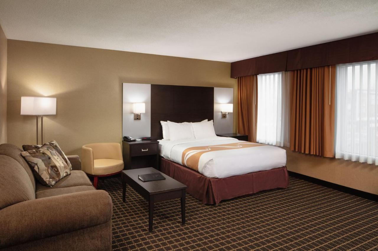 Quality Inn & Suites Downtown Уиндзор Екстериор снимка